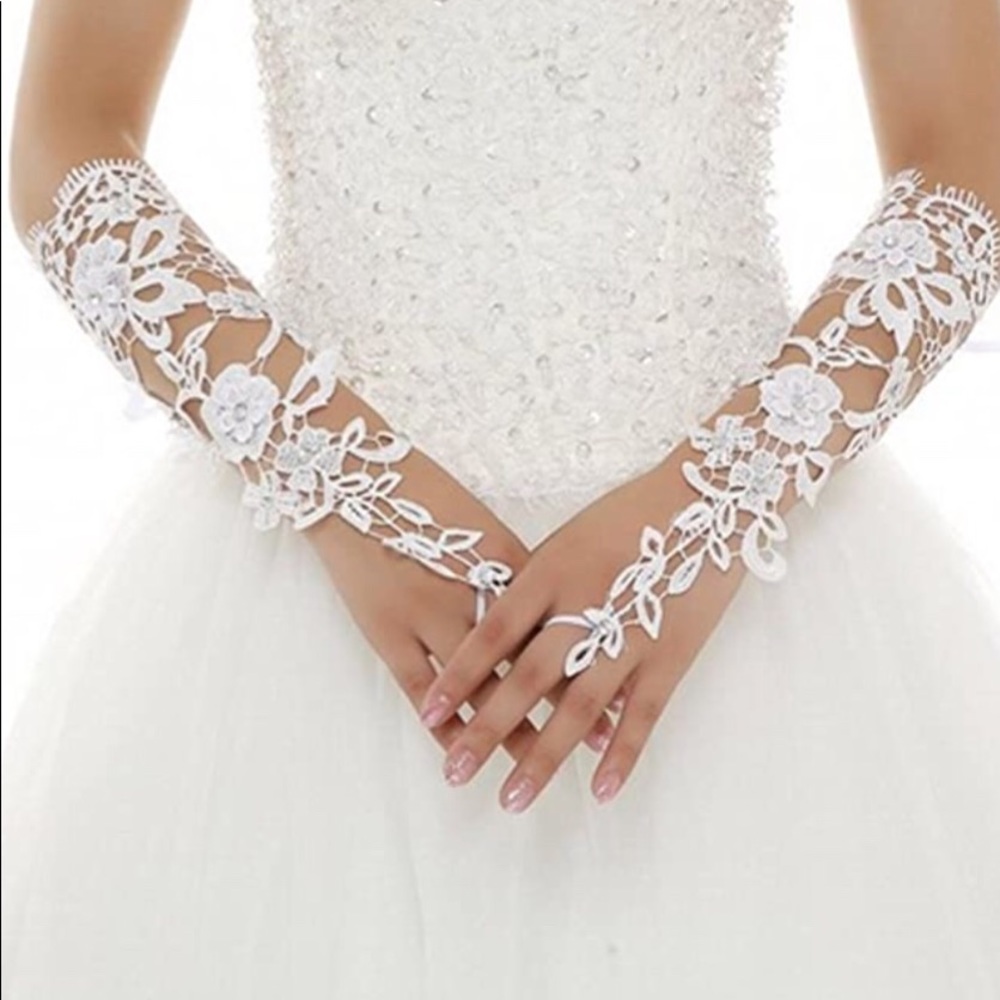White rhinestone Wedding bridal Lace Gloves